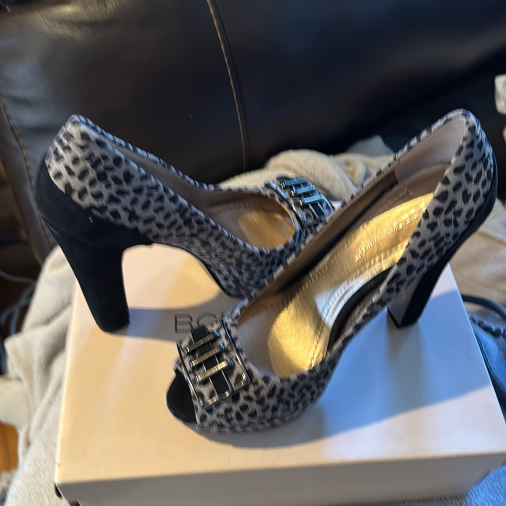 Bcbg heel